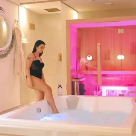 Oda ve Kahvaltı Nobilesuite 4*