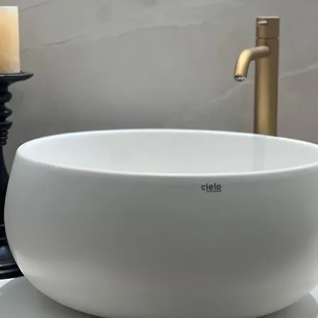 Oda ve Kahvaltı Nobilesuite 4*